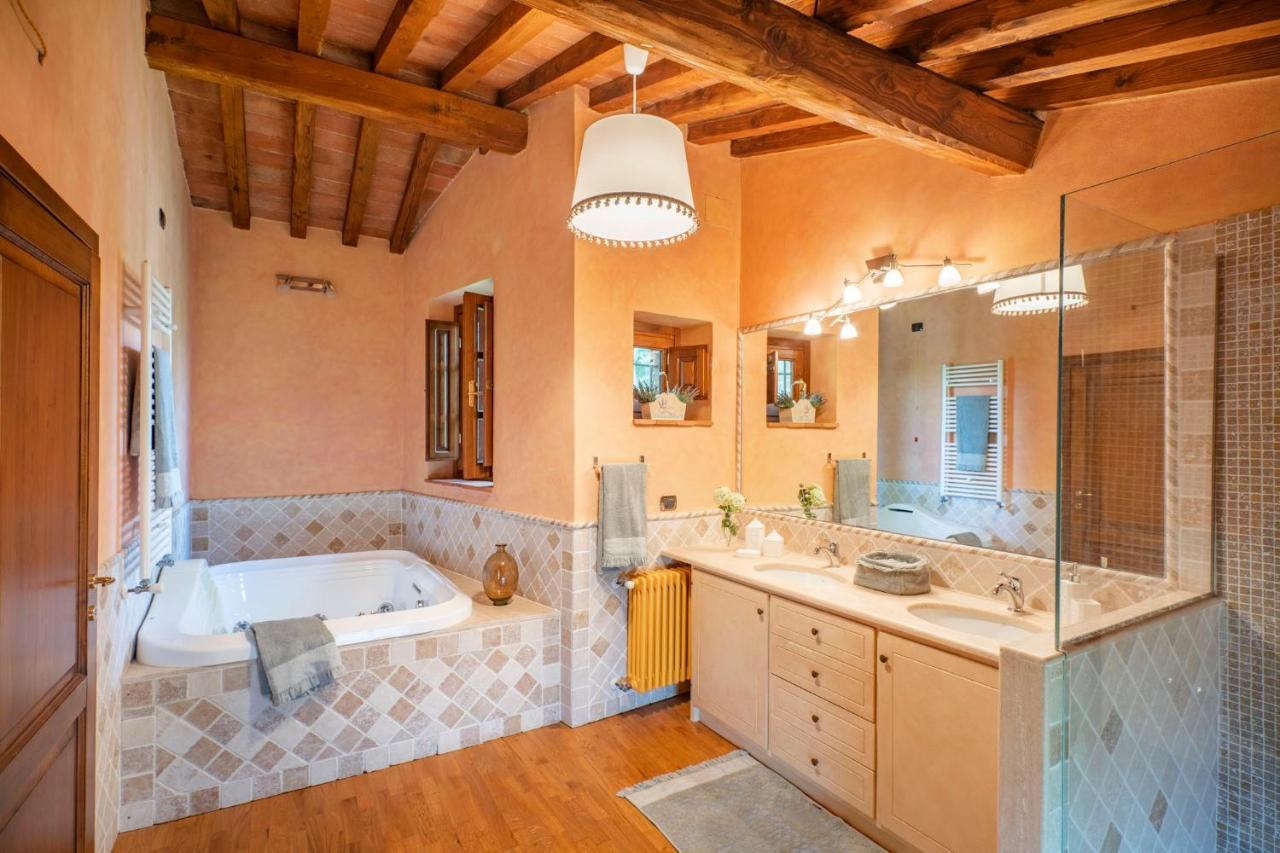Casa Loretta, Your Luxurious Getaway With Stunning Views Nievole Exterior photo