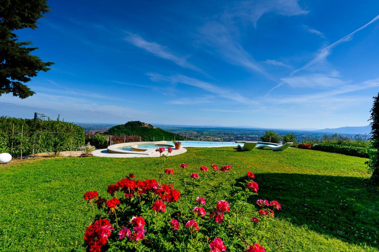 Casa Loretta, Your Luxurious Getaway With Stunning Views Nievole Exterior photo